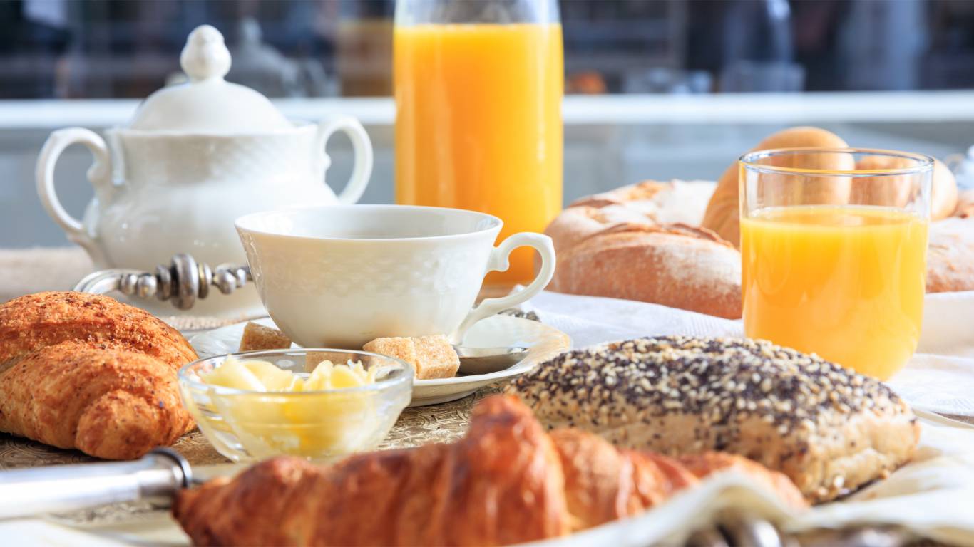 breakfast-old-silver-tray