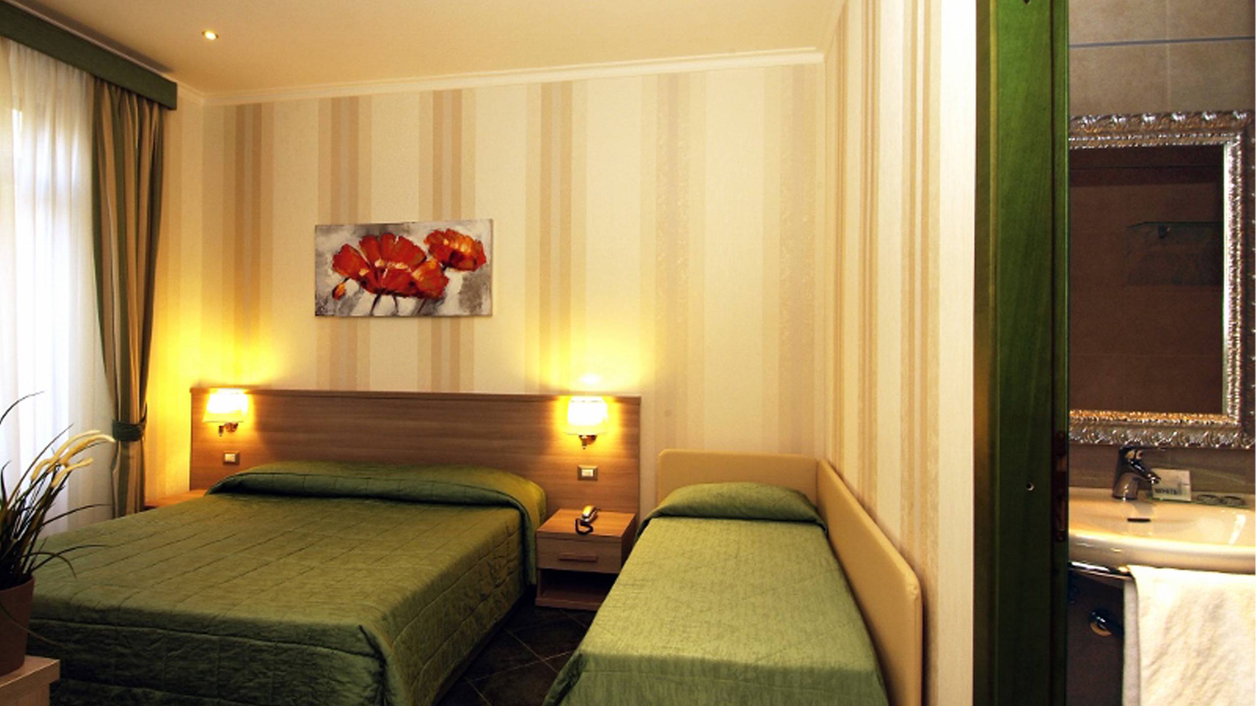 Hotel-Argentina-Roma-camera-tripla-3-800x535